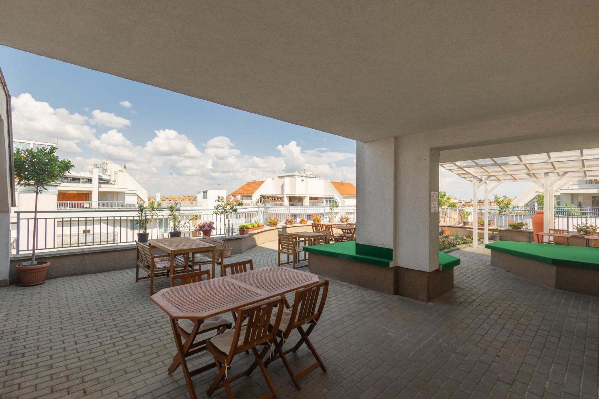 Rooftop City Residence With Deep Garage Budapesta Exterior foto