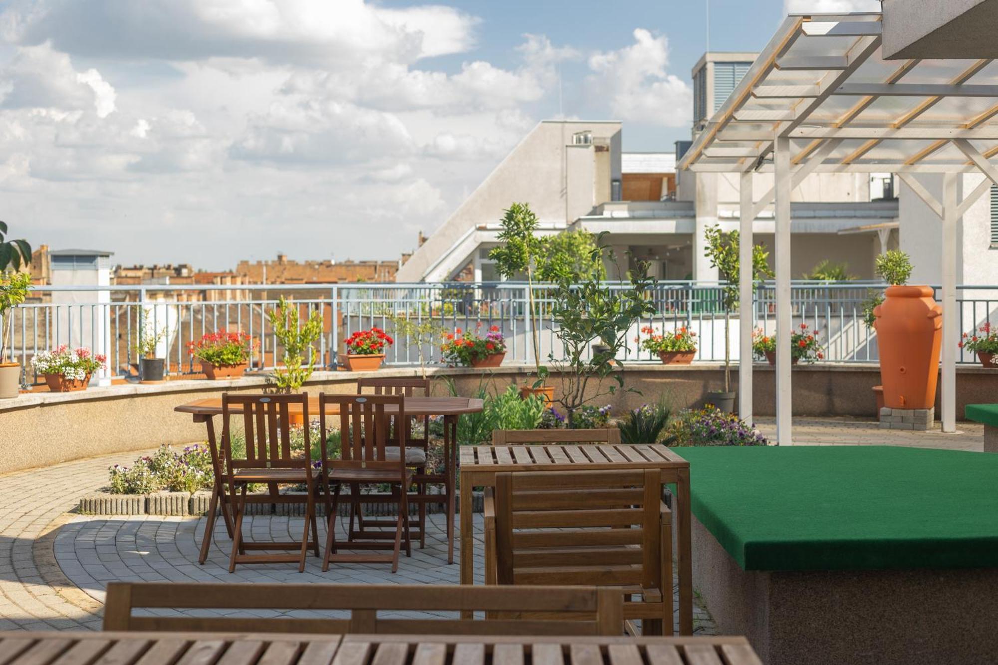 Rooftop City Residence With Deep Garage Budapesta Exterior foto
