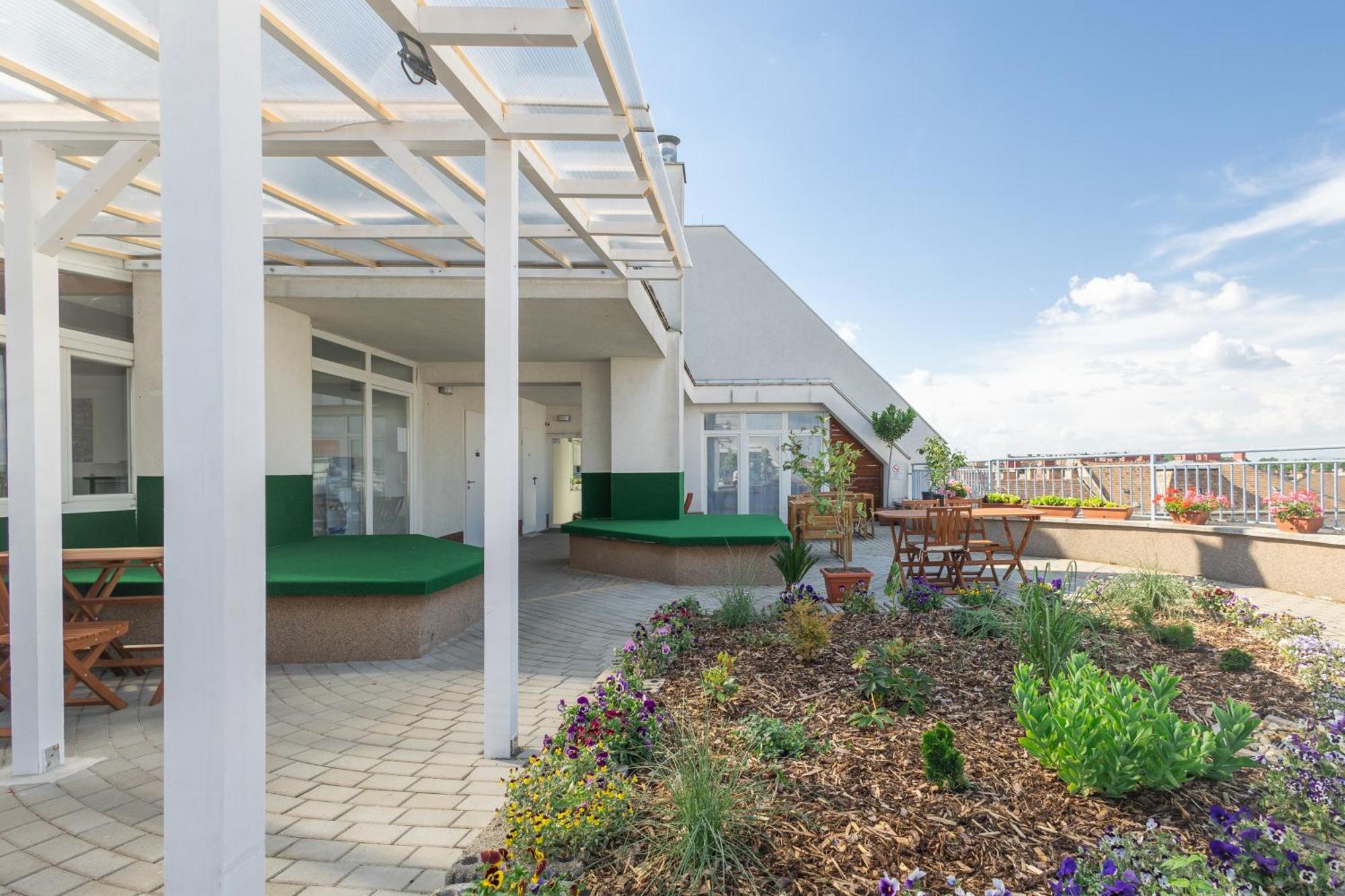 Rooftop City Residence With Deep Garage Budapesta Exterior foto